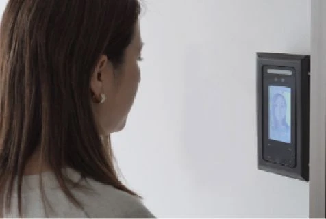 顔認証システム image