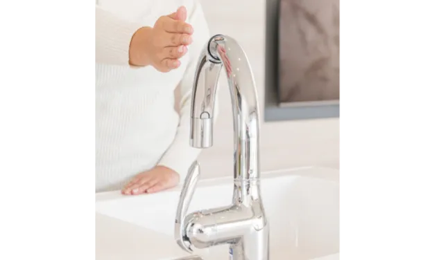 タッチレス水栓
